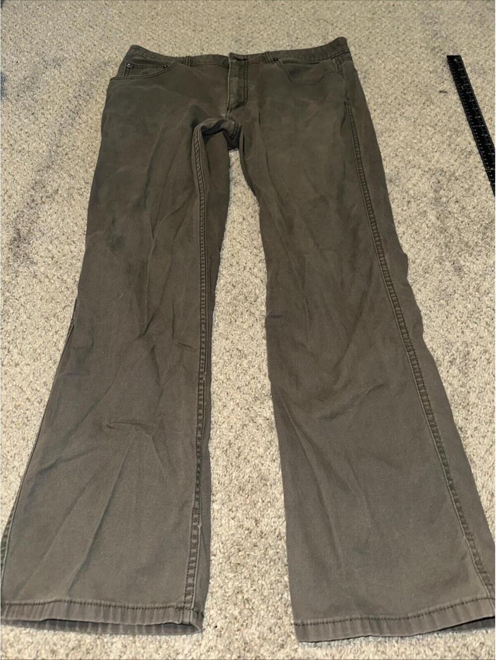 Magellan Outdoor Water Repellent Khaki Chino Pants Size 34x32 Gray  Hiking Golf